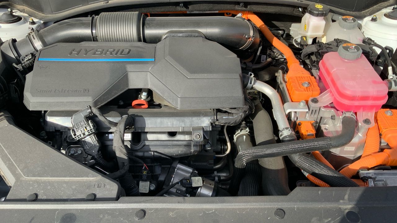 Kia Sportage 1.6 T-GDI HEV DRIVE AUTO 230 5P