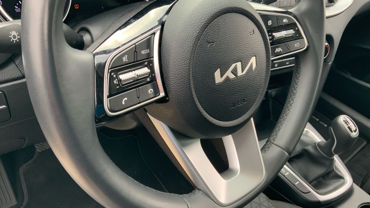 Kia Ceed 1.6 MHEV 100KW CONCEPT 136 5P