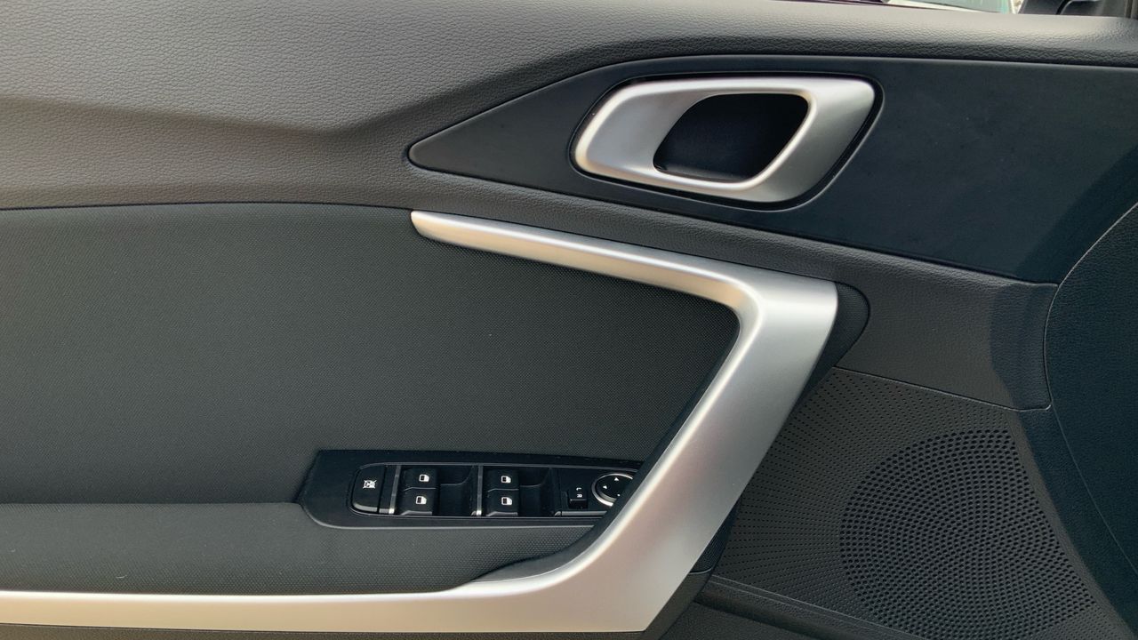 Kia Ceed 1.6 MHEV 100KW CONCEPT 136 5P