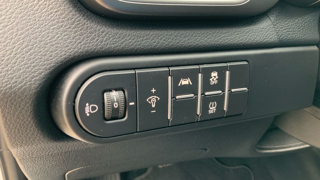 Kia Ceed 1.6 MHEV 100KW CONCEPT 136 5P