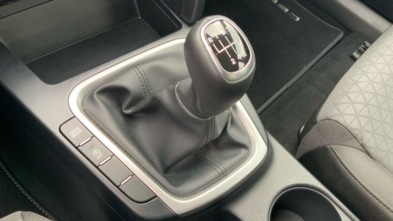 Kia Ceed 1.6 MHEV 100KW CONCEPT 136 5P