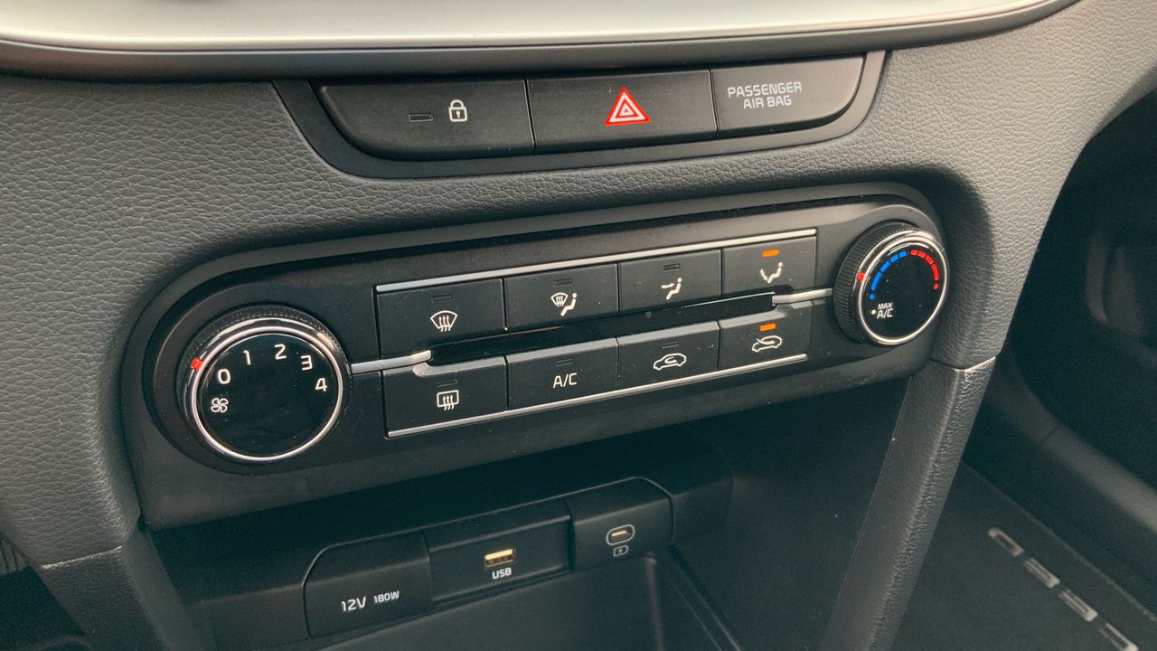 Kia Ceed 1.6 MHEV 100KW CONCEPT 136 5P