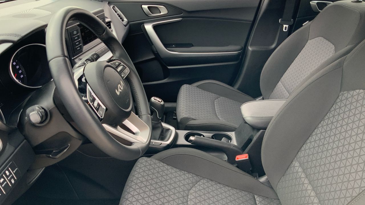 Kia Ceed 1.6 MHEV 100KW CONCEPT 136 5P