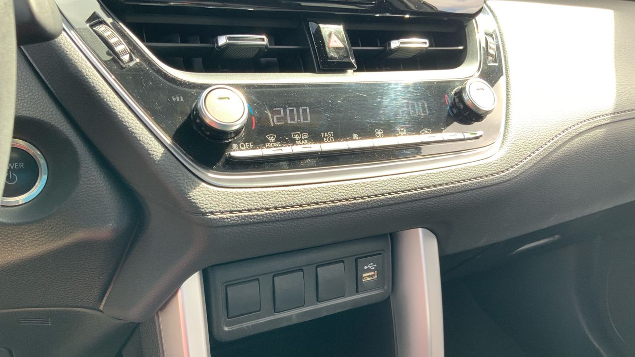 Toyota Corolla Cross 1.8 HEV STYLE E-CVT 140 5P