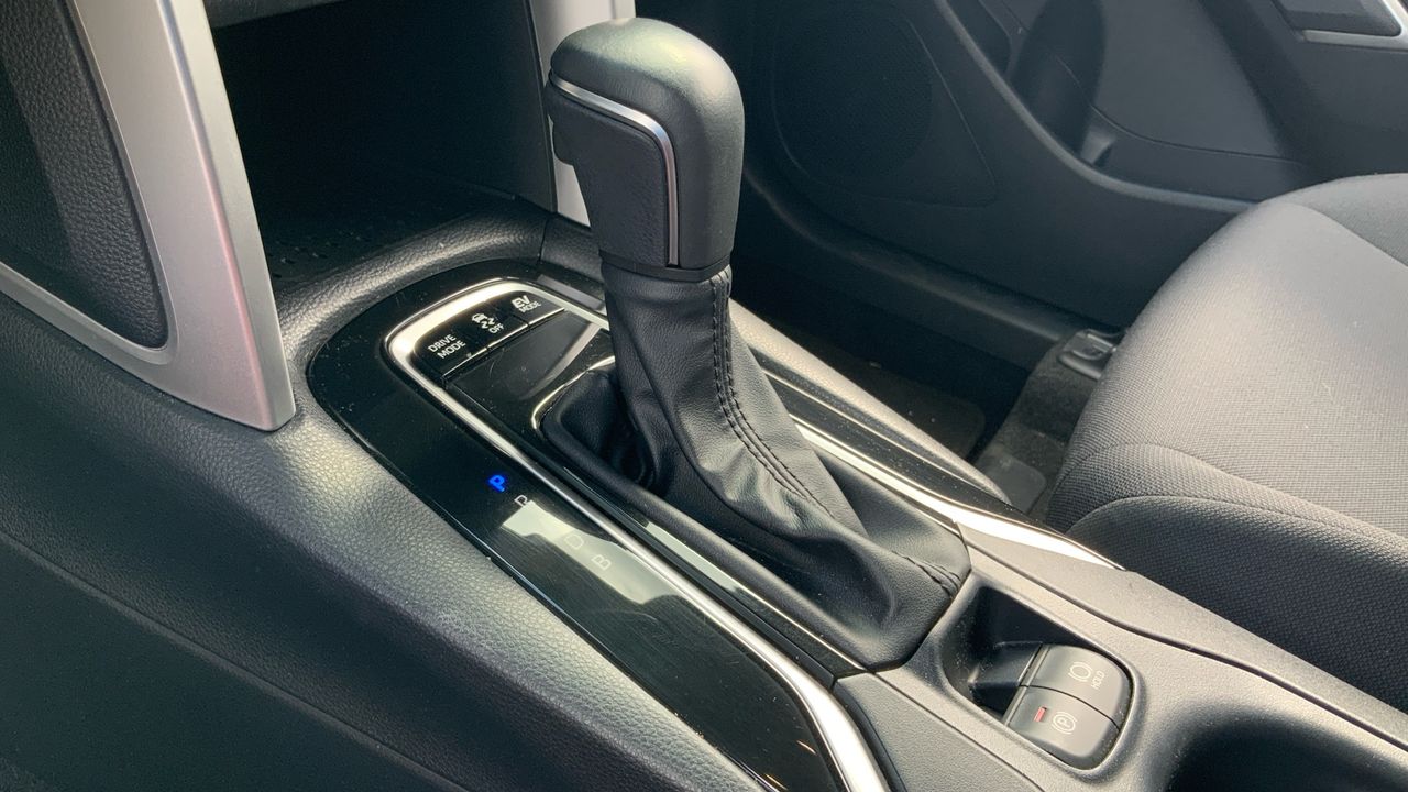 Toyota Corolla Cross 1.8 HEV STYLE E-CVT 140 5P