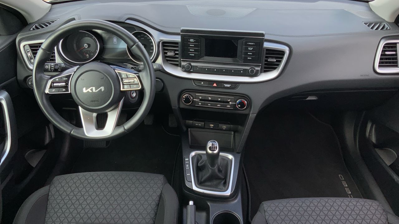 Kia Ceed 1.6 MHEV 100KW CONCEPT 136 5P