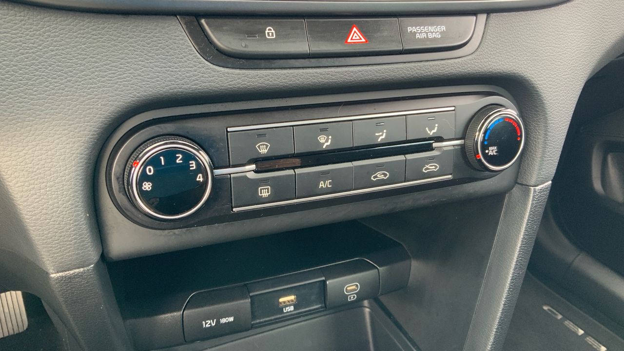 Kia Ceed 1.6 MHEV 100KW CONCEPT 136 5P