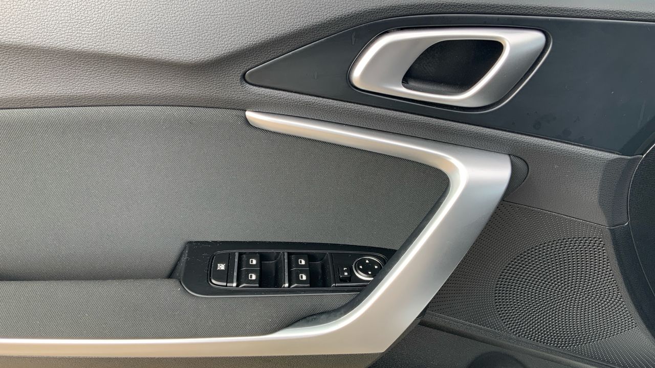 Kia Ceed 1.6 MHEV 100KW CONCEPT 136 5P