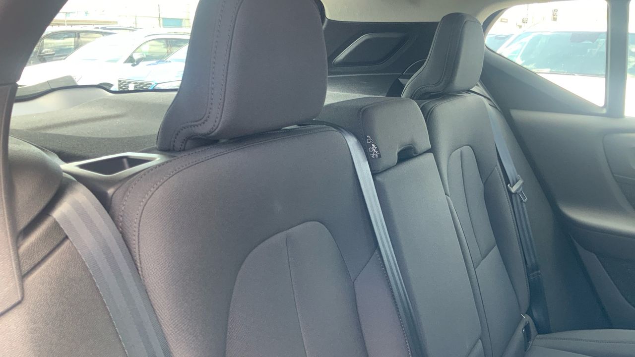 Volvo XC40 2.0 B4 G MOMENTUM PRO AUTO 4WD 197 5P