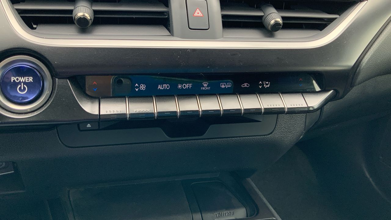 Lexus UX 2.0 250H BUSINESS AUTO 184 5P