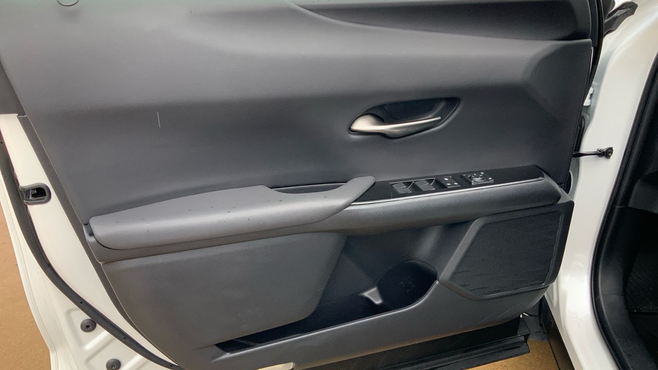 Lexus UX 2.0 250H BUSINESS AUTO 184 5P