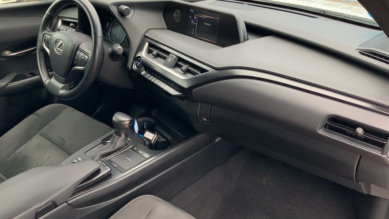 Lexus UX 2.0 250H BUSINESS AUTO 184 5P