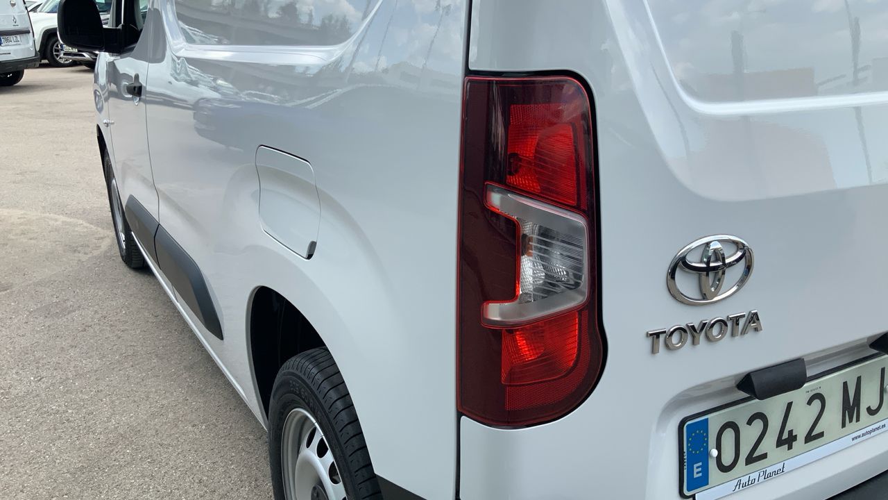 Toyota Proace City 1.5D 75KW GX PLUS MWB 102 4P