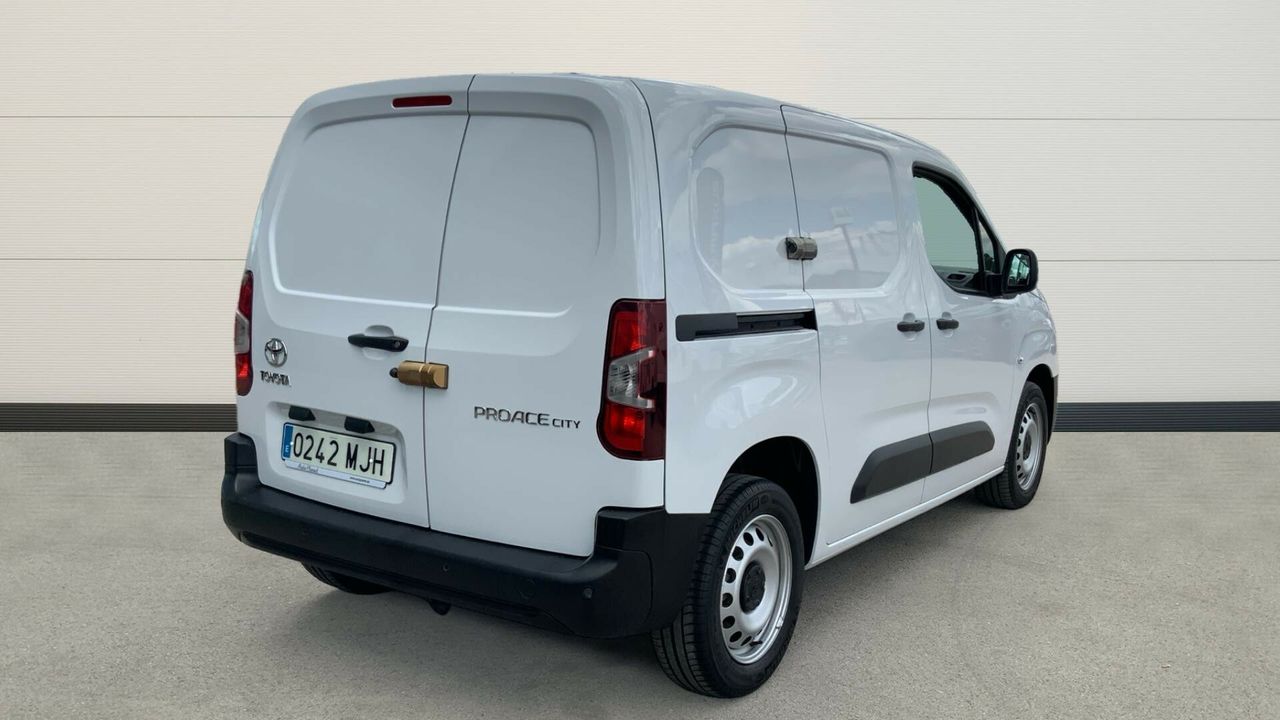 Toyota Proace City 1.5D 75KW GX PLUS MWB 102 4P