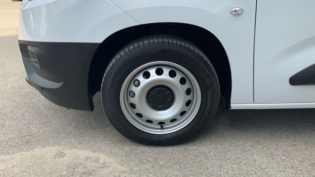 Toyota Proace City 1.5D 75KW GX PLUS MWB 102 4P