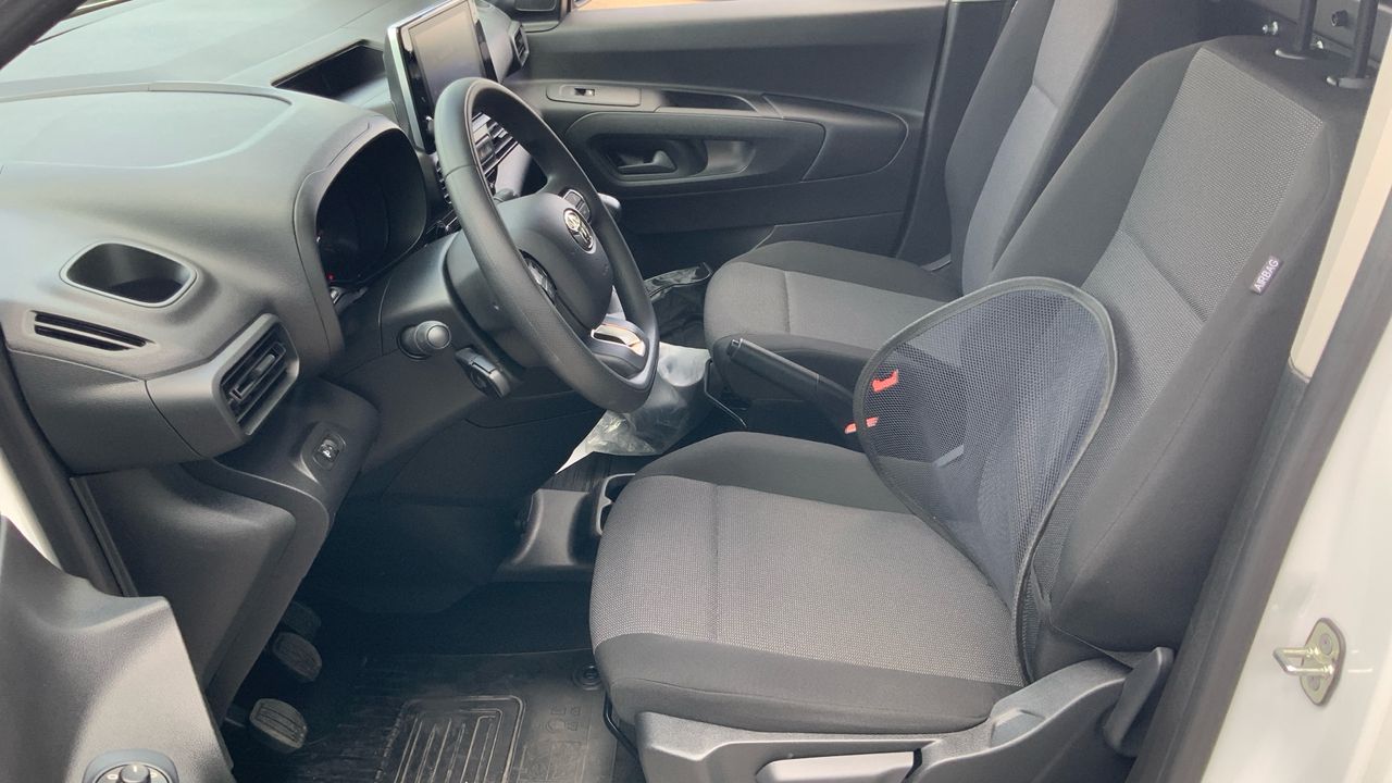 Toyota Proace City 1.5D 75KW GX PLUS MWB 102 4P