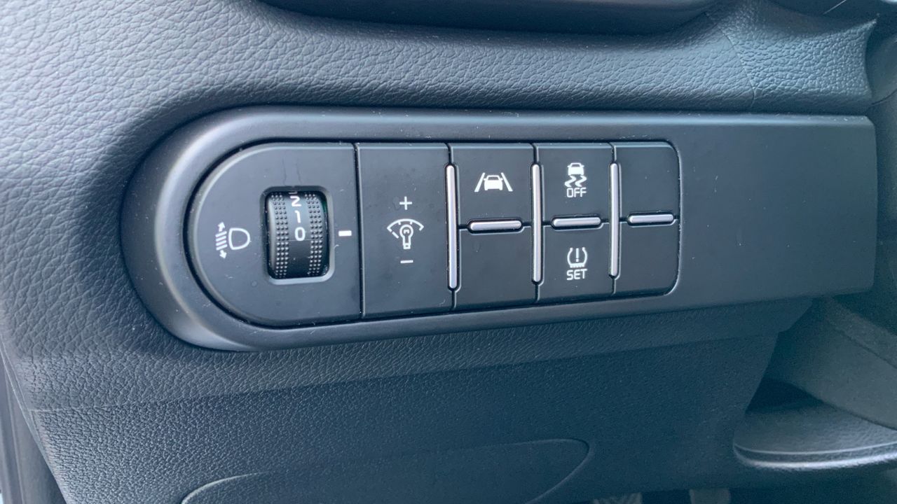 Kia Ceed 1.6 MHEV 100KW CONCEPT 136 5P