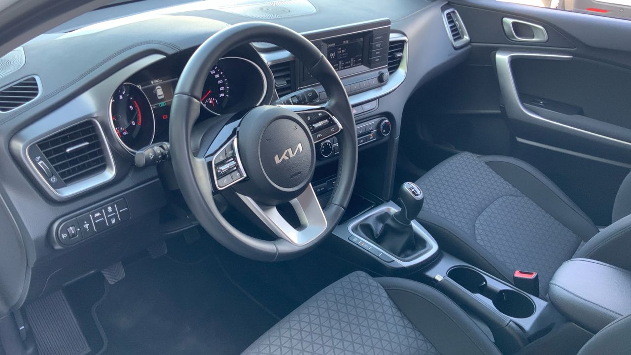 Kia Ceed 1.6 MHEV 100KW CONCEPT 136 5P