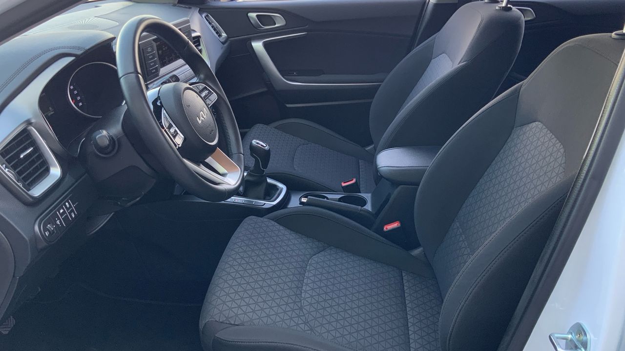 Kia Ceed 1.6 MHEV 100KW CONCEPT 136 5P