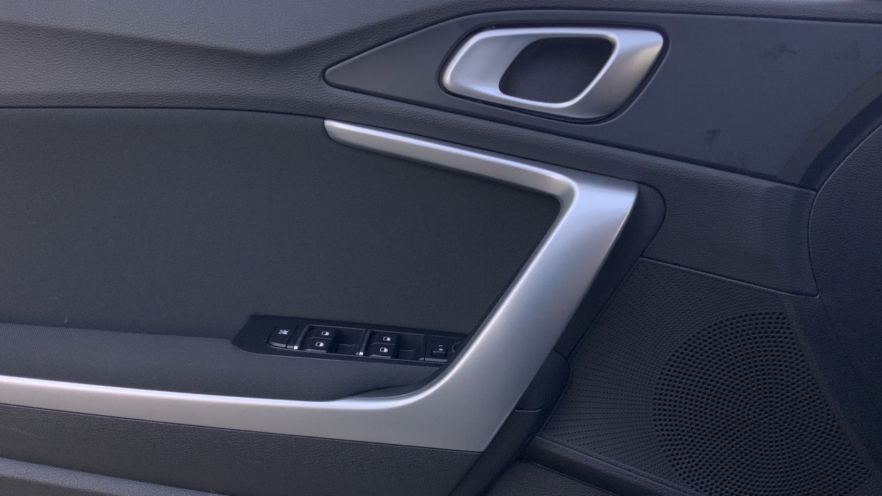 Kia Ceed 1.6 MHEV 100KW CONCEPT 136 5P