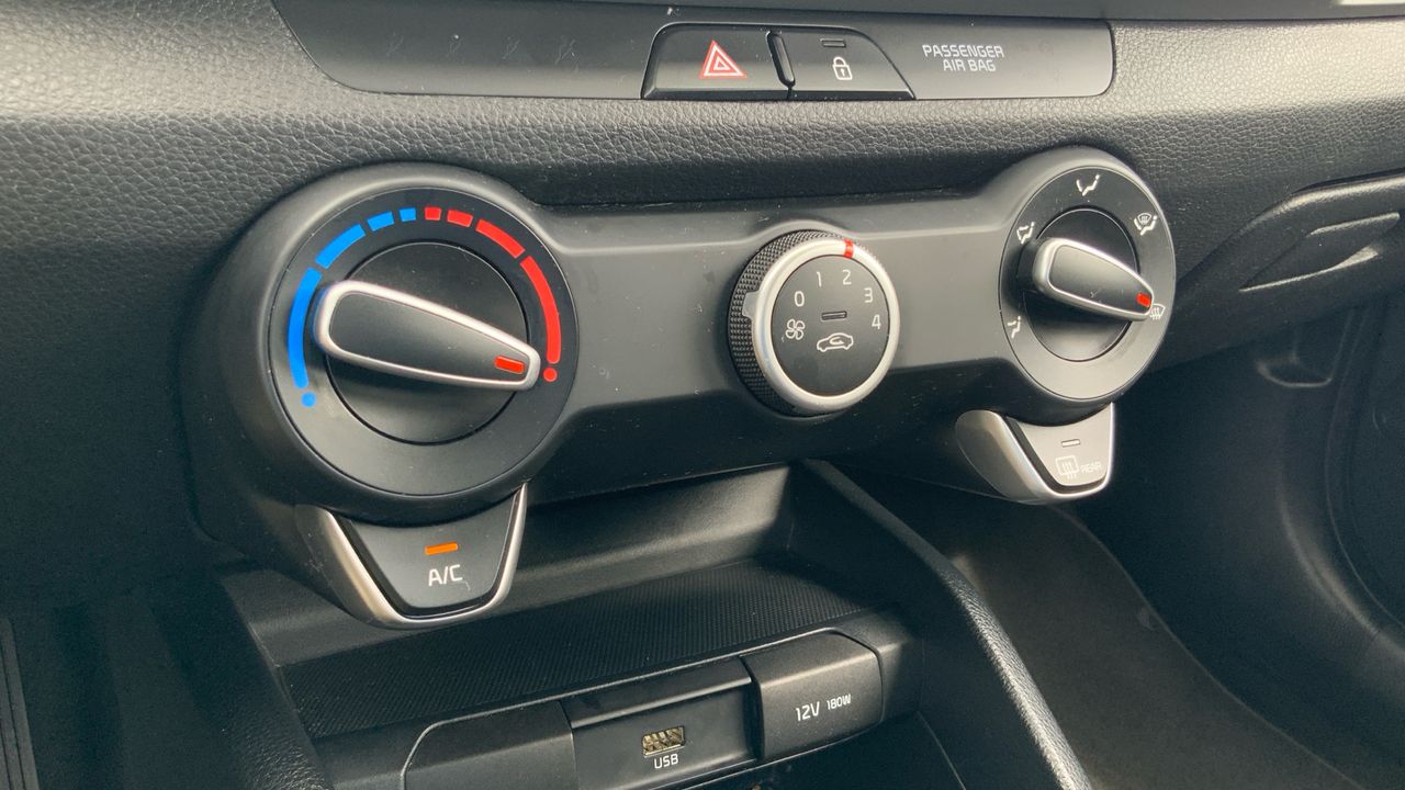 Kia Stonic 1.0 T-GDI 74KW MHEV IMT CONCEPT 100 5P