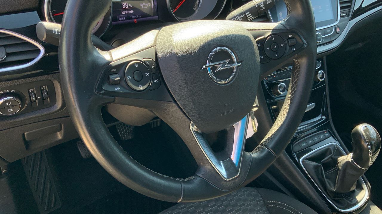 Opel Astra 1.6 CDTI 81KW DYNAMIC 110 5P