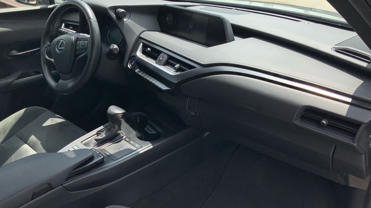 Lexus UX 2.0 250H PREMIUM AUTO 184 5P