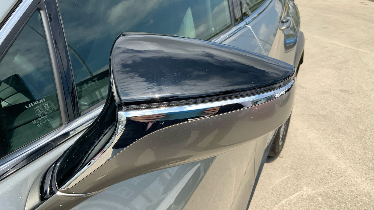 Lexus UX 2.0 250H PREMIUM AUTO 184 5P