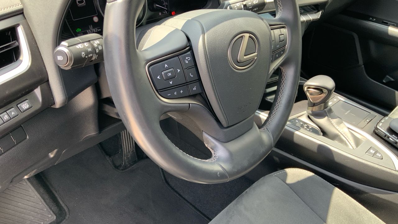 Lexus UX 2.0 250H PREMIUM AUTO 184 5P