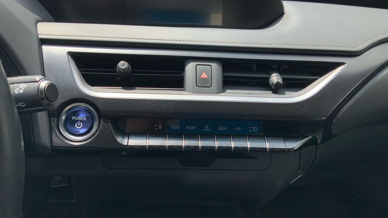 Lexus UX 2.0 250H PREMIUM AUTO 184 5P