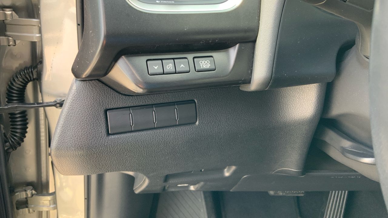 Lexus UX 2.0 250H PREMIUM AUTO 184 5P