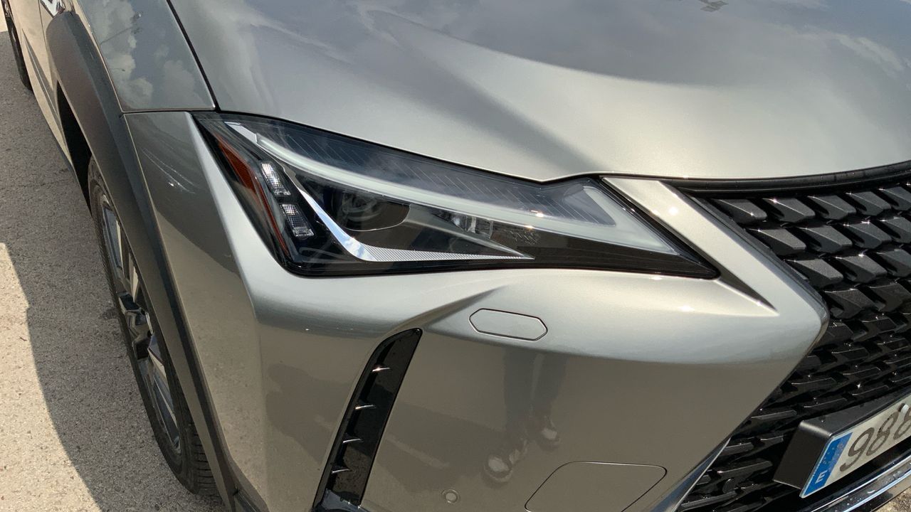 Lexus UX 2.0 250H PREMIUM AUTO 184 5P