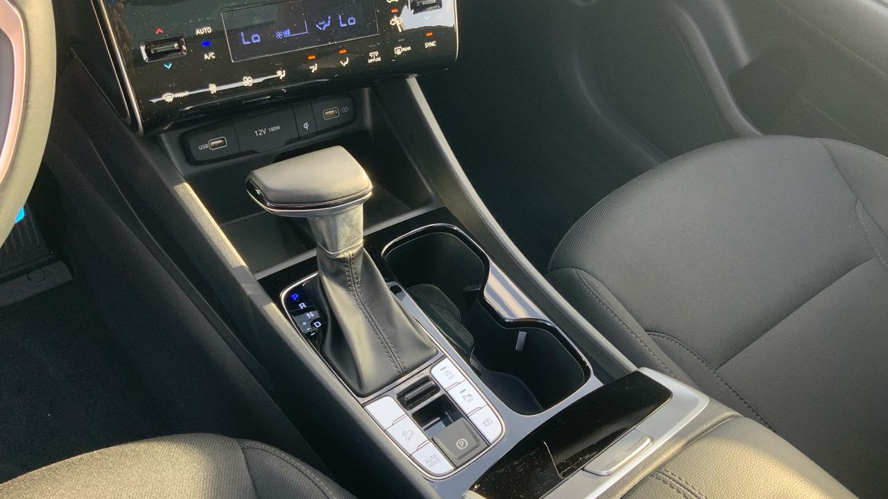 Hyundai Tucson 1.6 CRDI MHEV 100KW MAXX SKY DCT 136 5P