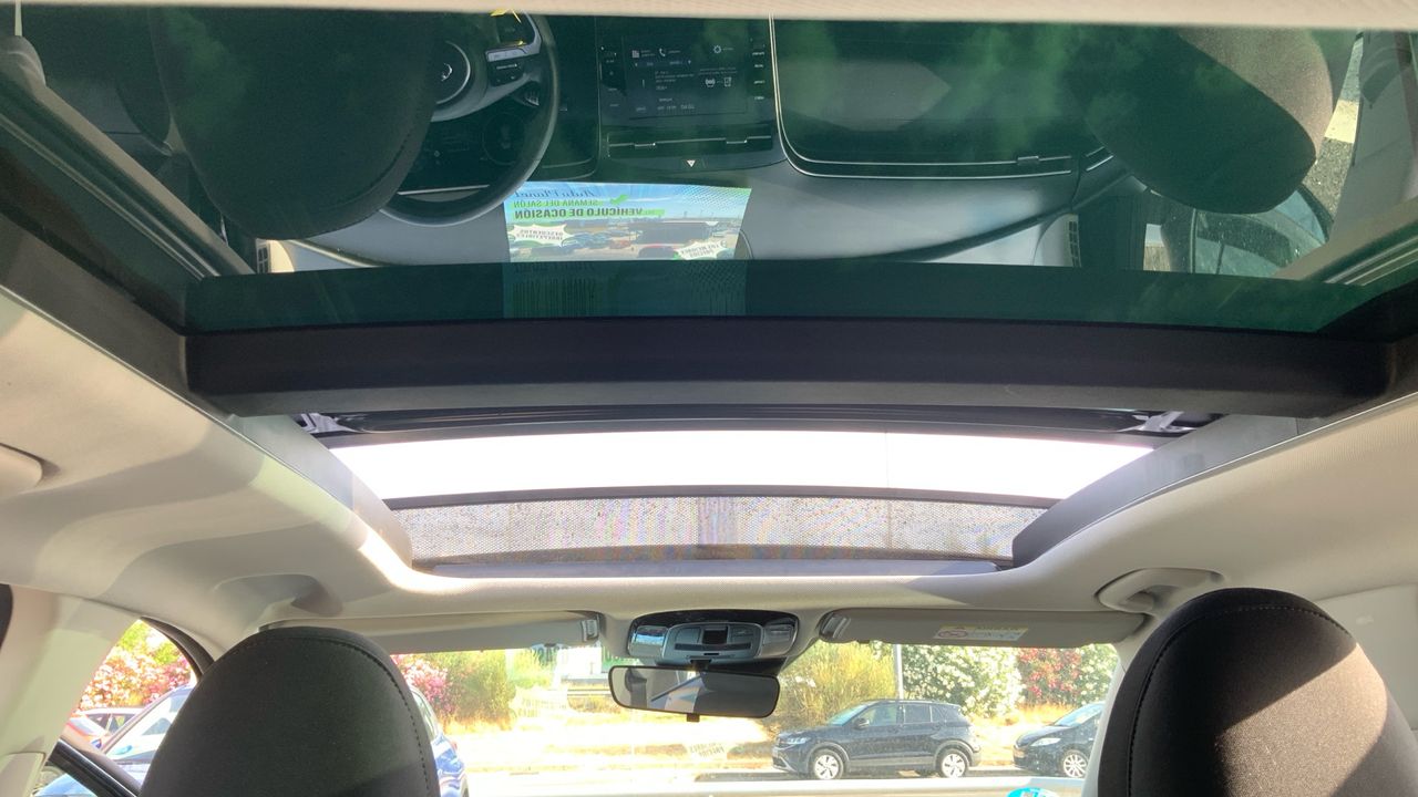 Hyundai Tucson 1.6 CRDI MHEV 100KW MAXX SKY DCT 136 5P