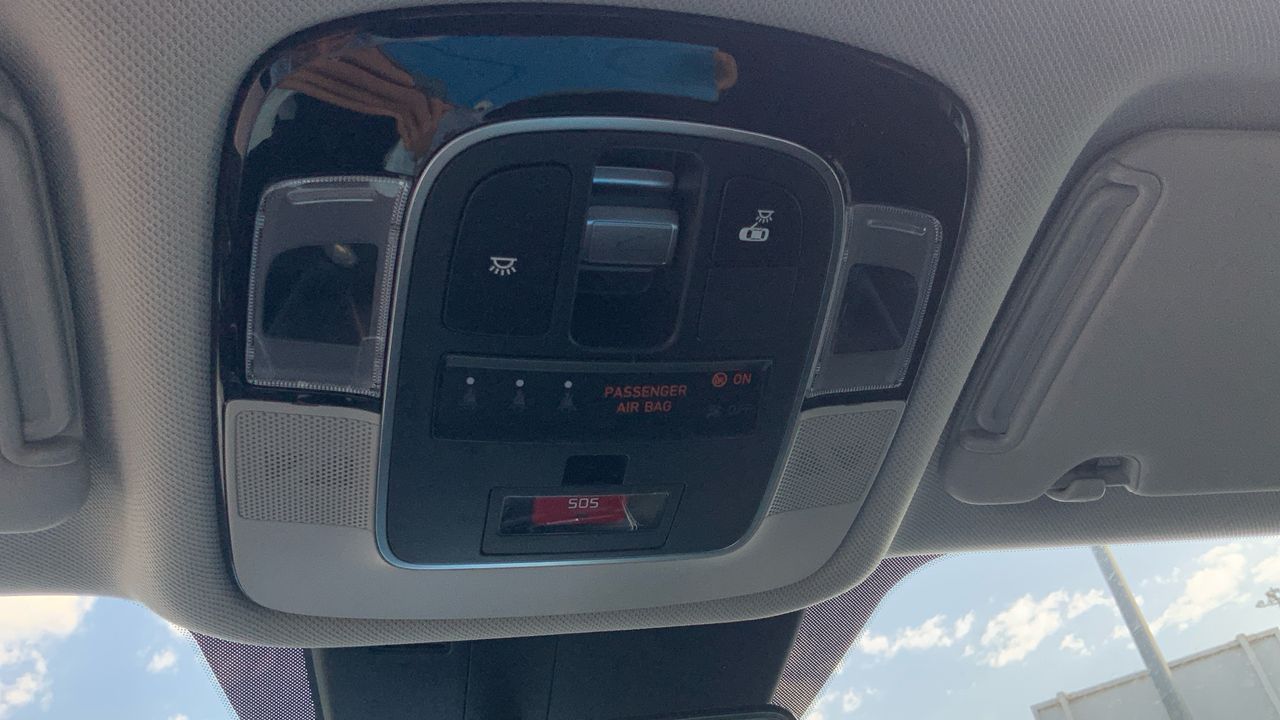 Hyundai Tucson 1.6 CRDI MHEV 100KW MAXX SKY DCT 136 5P