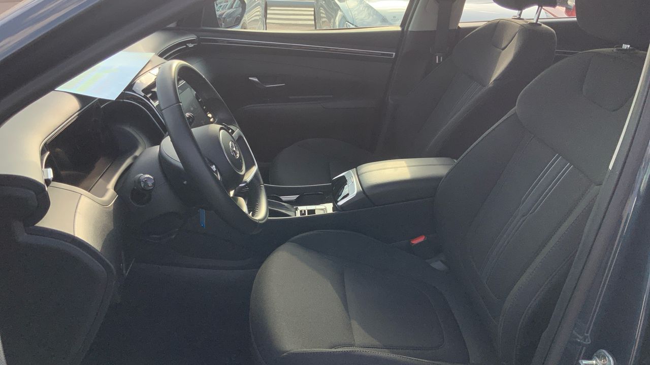 Hyundai Tucson 1.6 CRDI MHEV 100KW MAXX SKY DCT 136 5P
