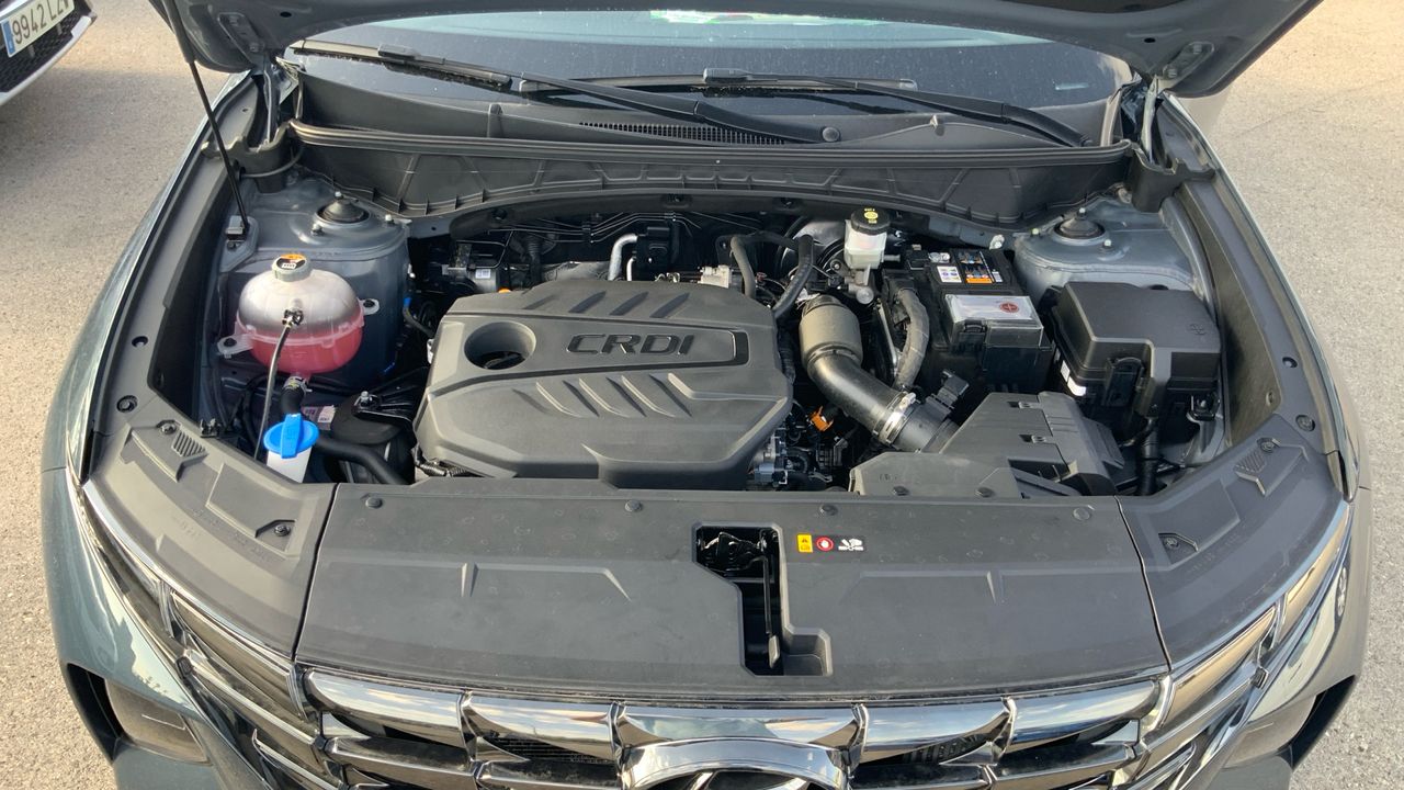 Hyundai Tucson 1.6 CRDI MHEV 100KW MAXX SKY DCT 136 5P