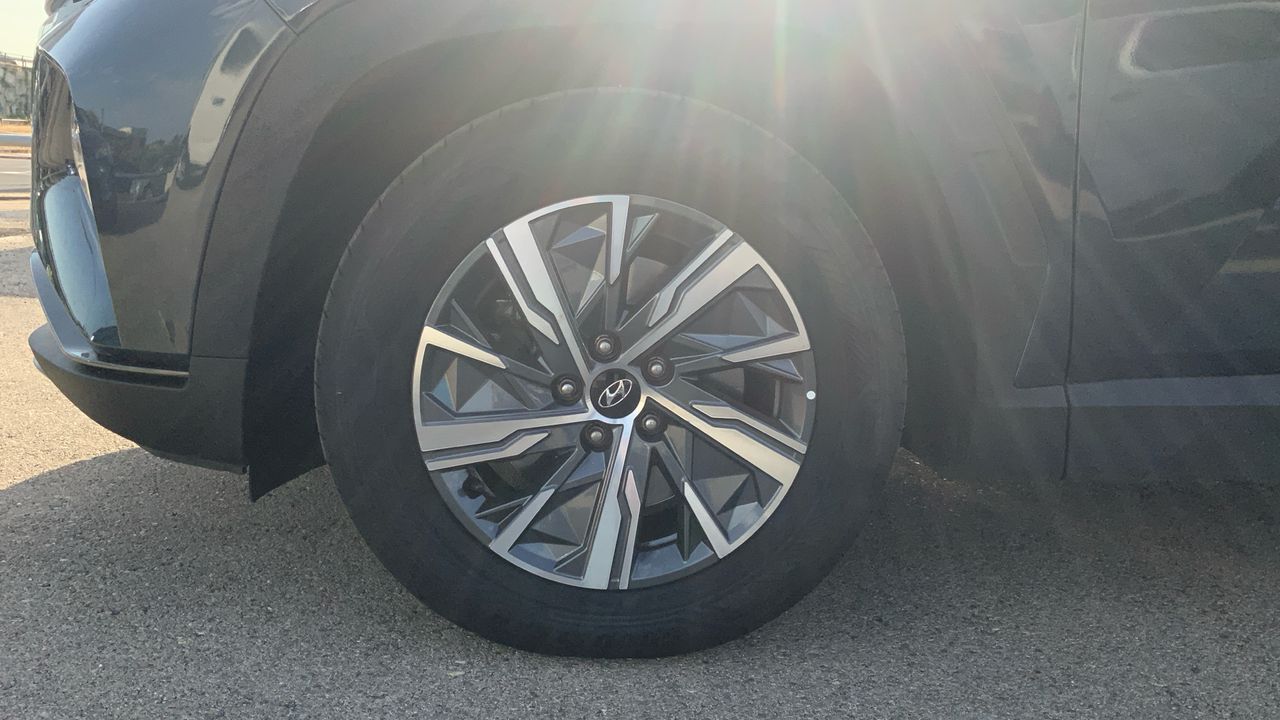 Hyundai Tucson 1.6 CRDI MHEV 100KW MAXX SKY DCT 136 5P