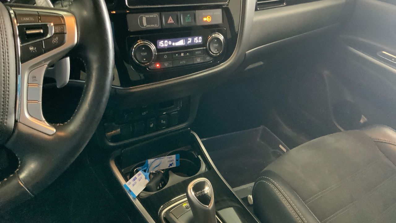 Mitsubishi Outlander 2.0 PHEV KAITEKI AUTO 4WD 203 5P