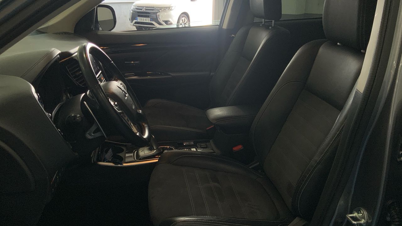 Mitsubishi Outlander 2.0 PHEV KAITEKI AUTO 4WD 203 5P