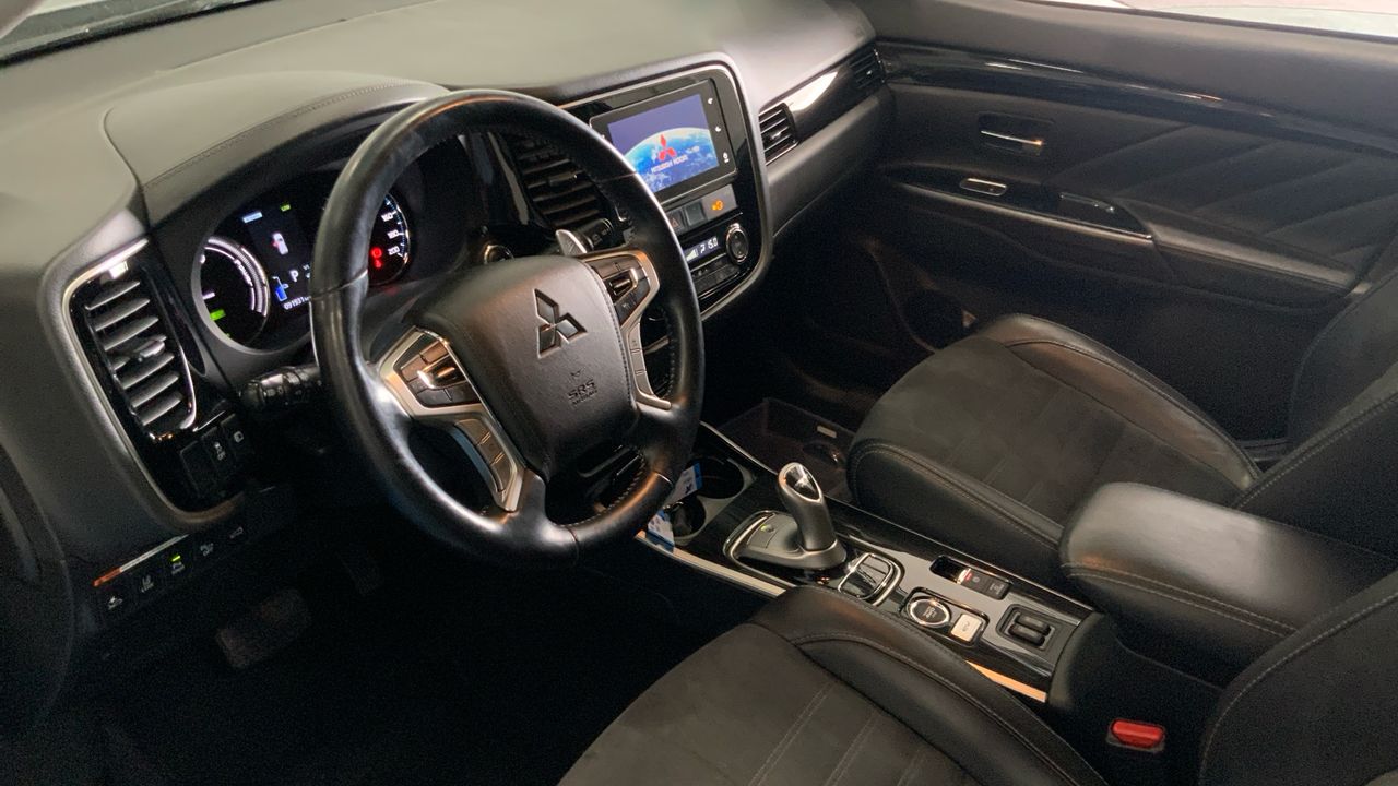 Mitsubishi Outlander 2.0 PHEV KAITEKI AUTO 4WD 203 5P