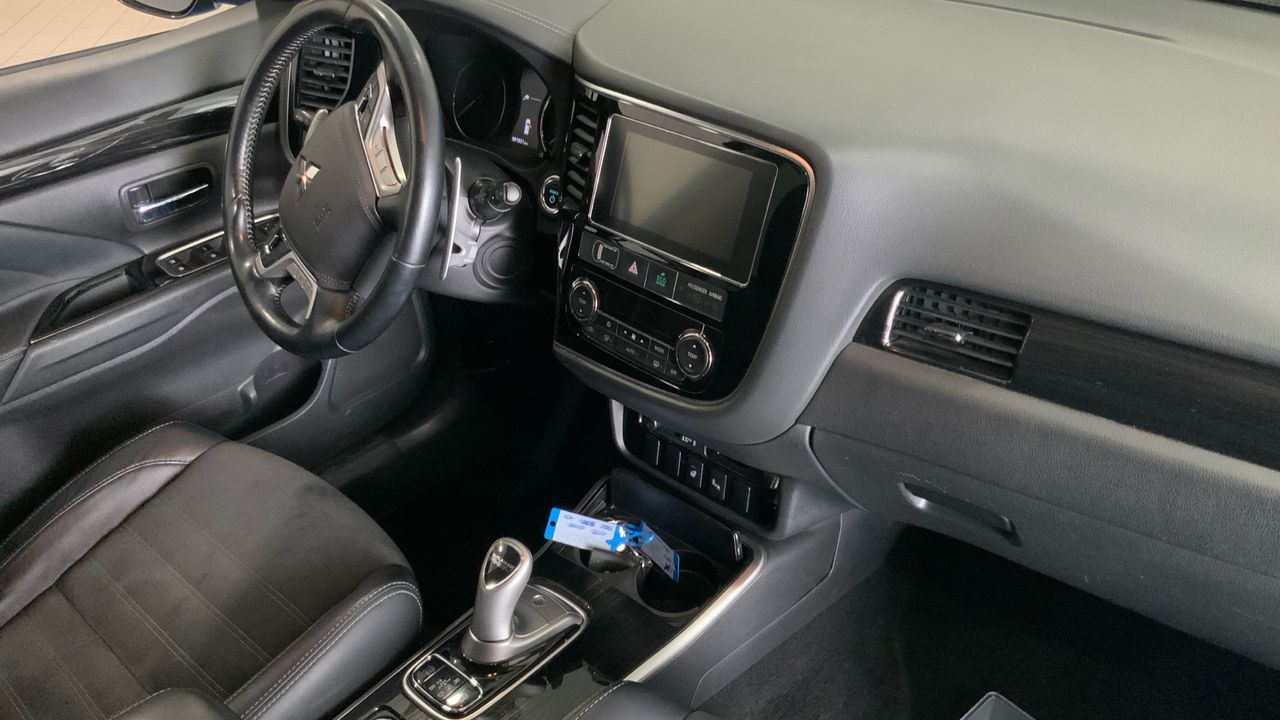 Mitsubishi Outlander 2.0 PHEV KAITEKI AUTO 4WD 203 5P