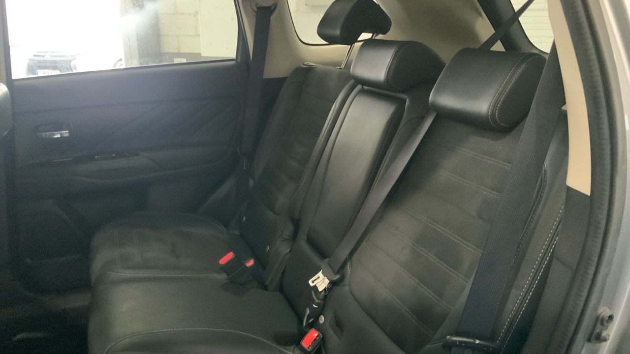 Mitsubishi Outlander 2.0 PHEV KAITEKI AUTO 4WD 203 5P