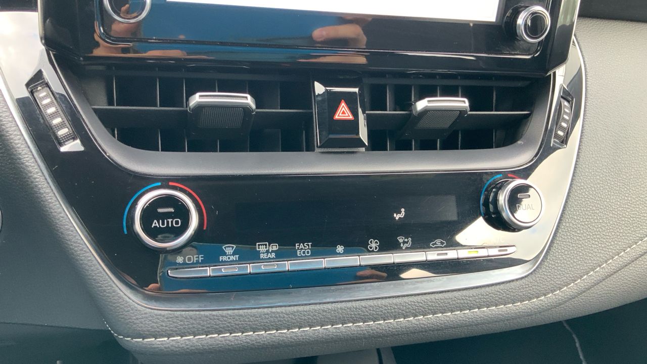 Toyota Corolla 1.8 HYBRID ACTIVE TECH E-CVT 122 5P