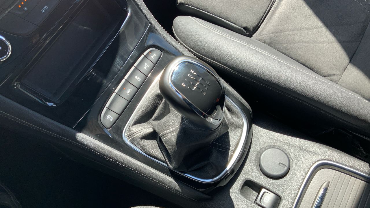 Opel Astra 1.5D DVH 90KW ELEGANCE 122 5P