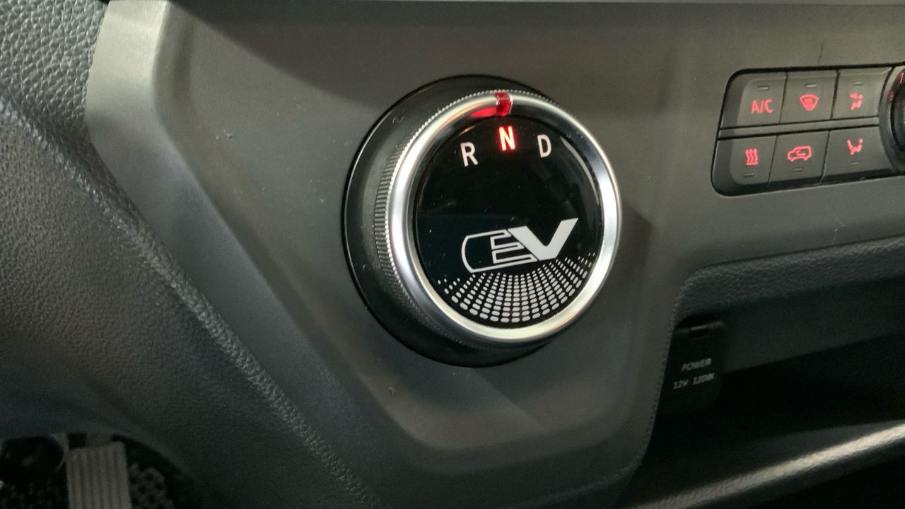 Maxus eDeliver 3 BEV 35KWH AUTO LWB 122 4P