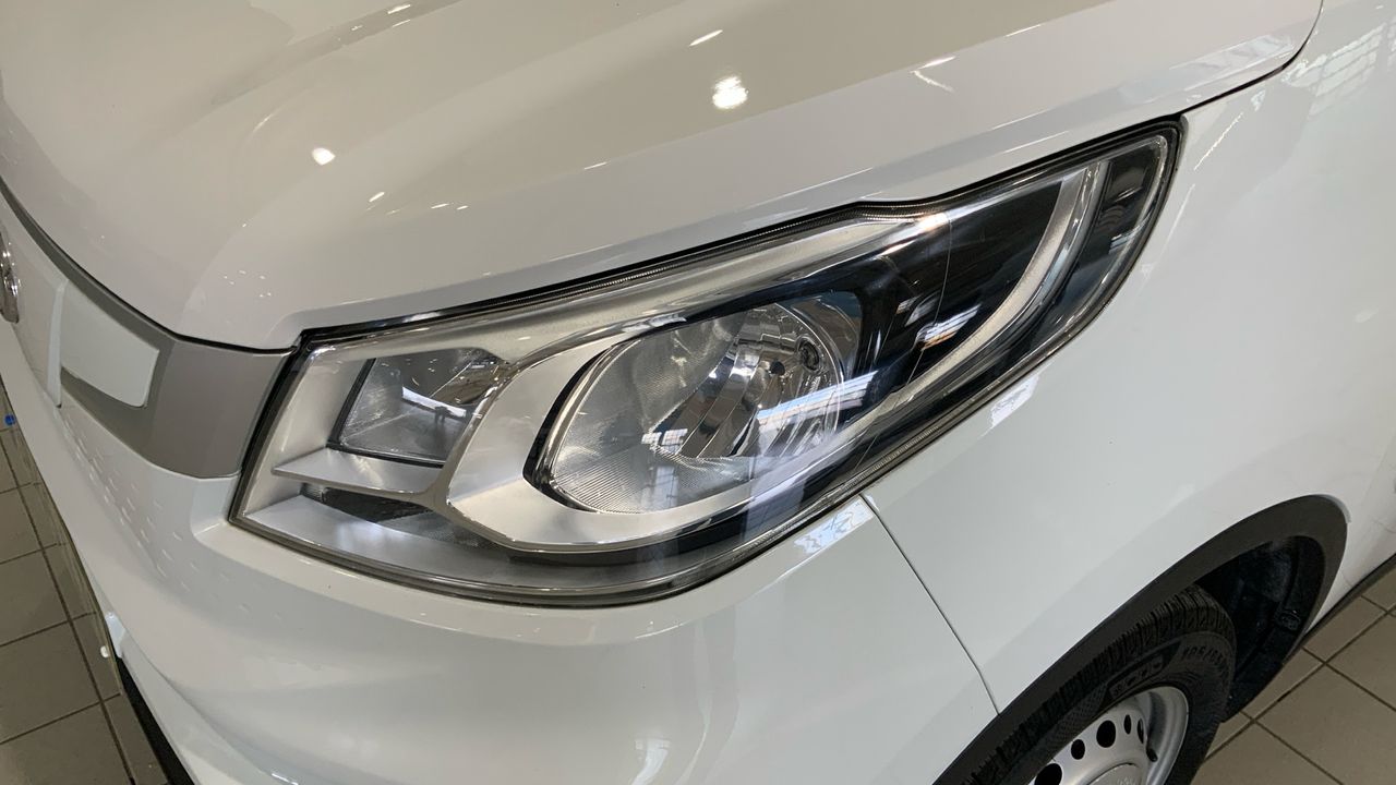 Maxus eDeliver 3 BEV 35KWH AUTO LWB 122 4P