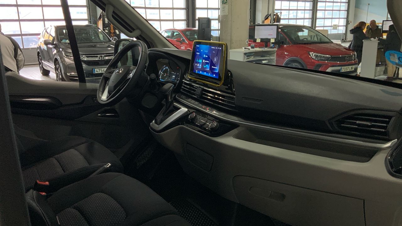 Maxus eDeliver 9 BEV 72KWH AUTO L2H2 204 4P