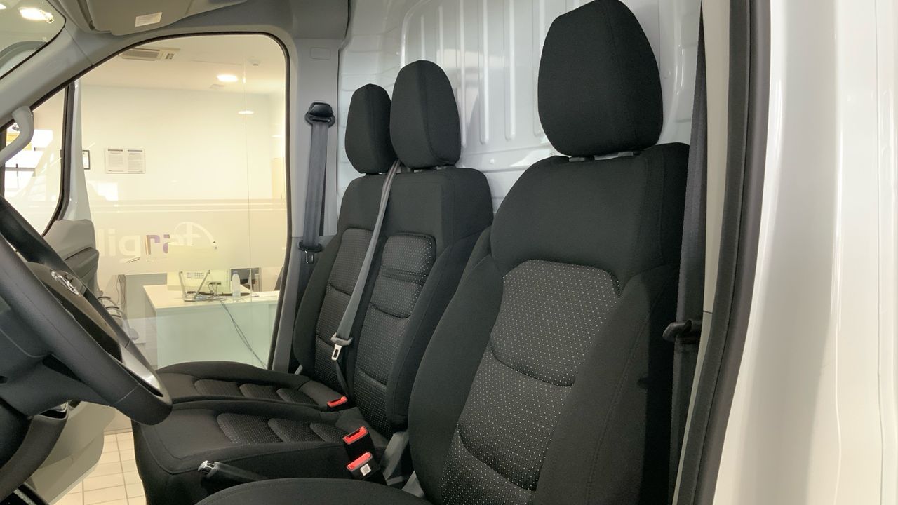 Maxus eDeliver 9 BEV 72KWH AUTO L2H2 204 4P