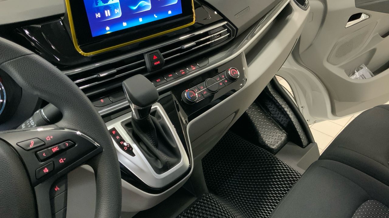 Maxus eDeliver 9 BEV 72KWH AUTO L2H2 204 4P